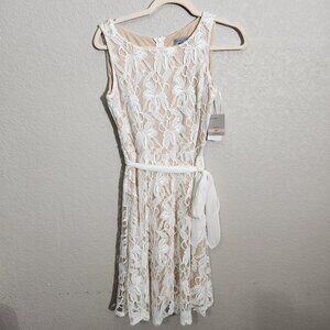 Danny and Nicole Dress Womens 2 Petite Lace Sleeveless Floralcore